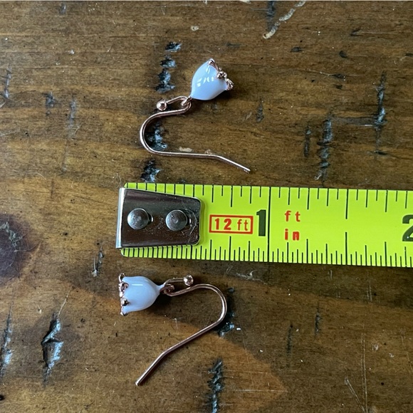 Bell Shaped Flower Earrings - Picture 3 of 3